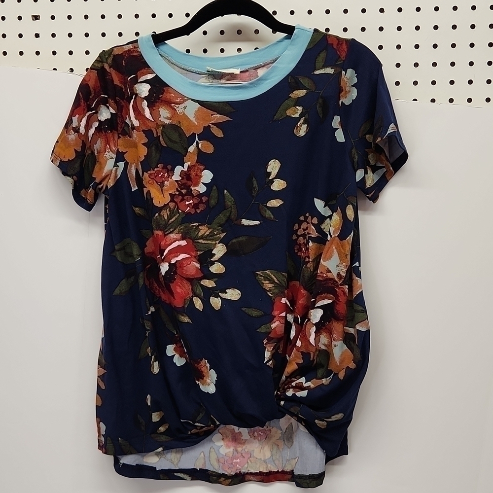 Oddy Top Floral Tucked At Waist NWOT